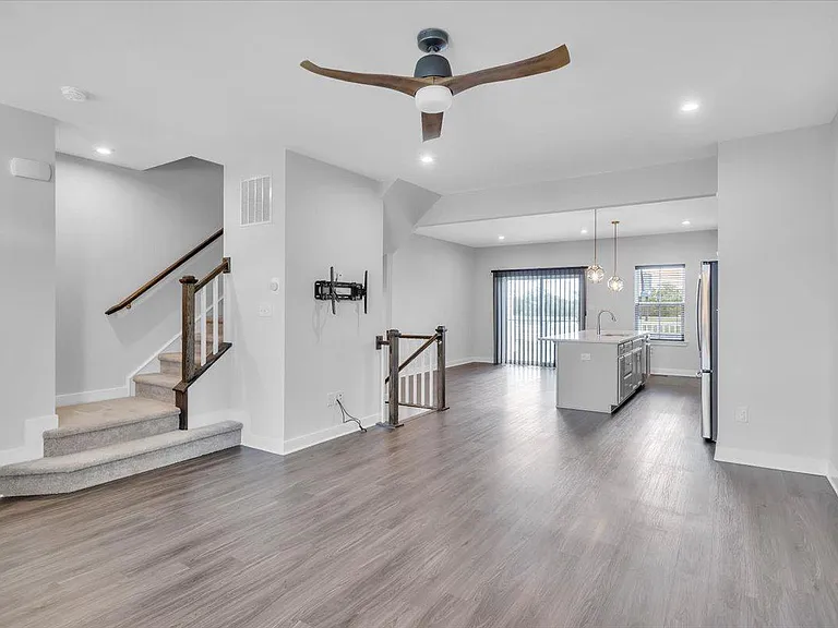97 Kohlmyer Dr — Photo 5