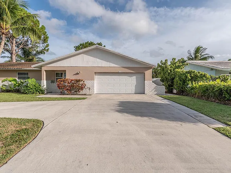 2712 Lake Ida Rd — Photo 6