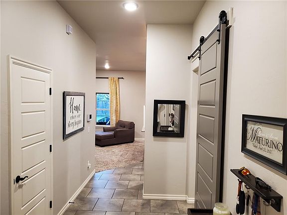 5th image of 16104 Mendoza Dr