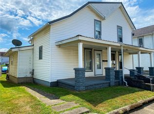 1131 Adams St, Coshocton, OH 43812