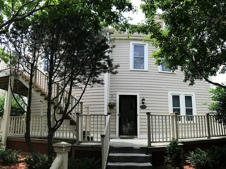 2728 Colfax Ave S — Photo 9
