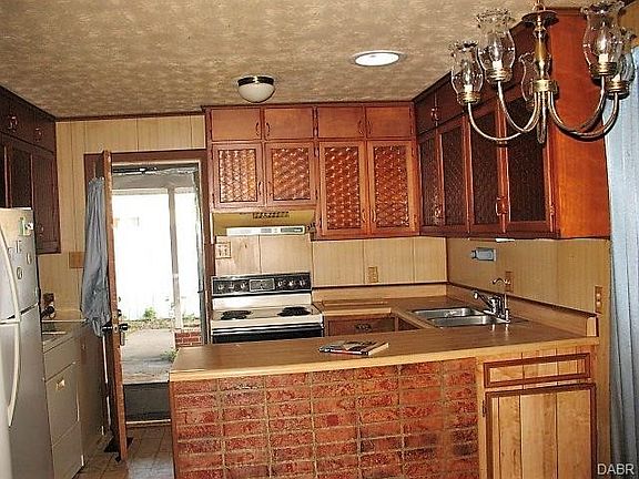 4th image of 454 Darnell Dr
