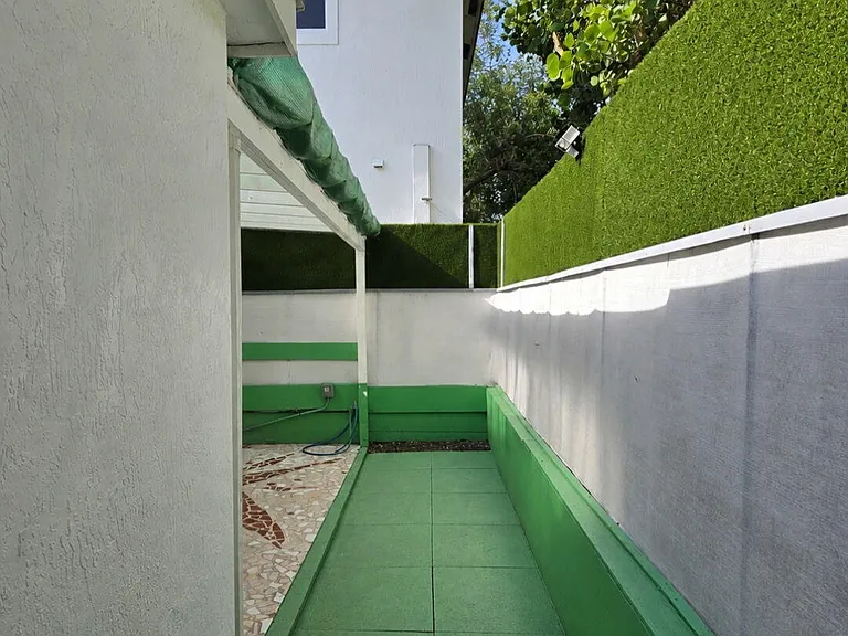 1922 Garfield St #1 — Photo 24