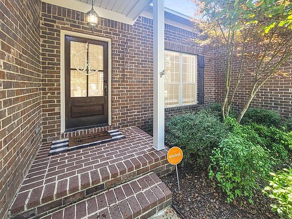 2nd image of 404 Fair Oaks Dr