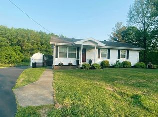 308 Circle Dr, Vienna, IL 62995