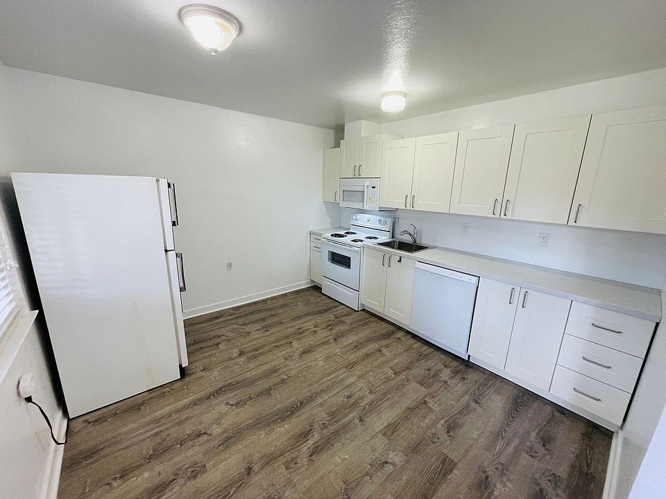 1st image of 2301 James Ave #2