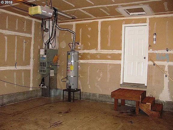 3rd image of 1231 E Reid Ct