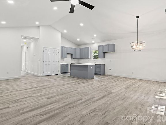 5th image of 505 E Dunlap St