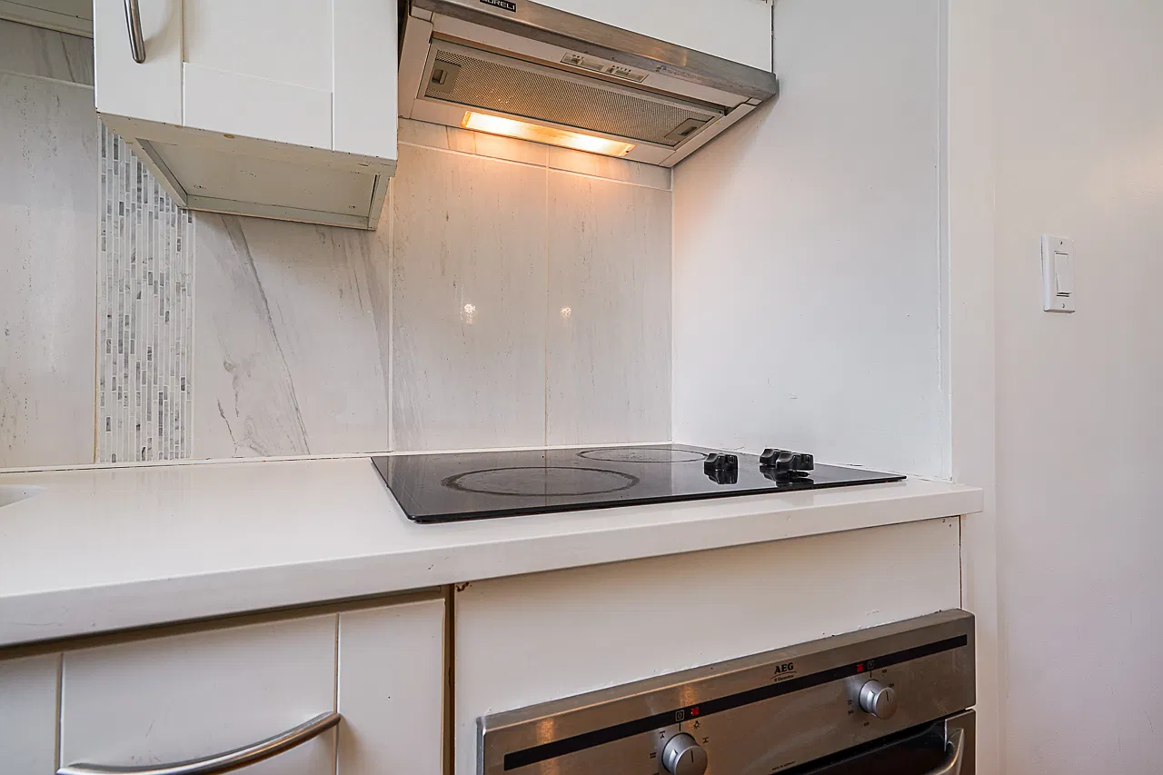 1 bed, 590 sqft, $2,400 — Photo 3