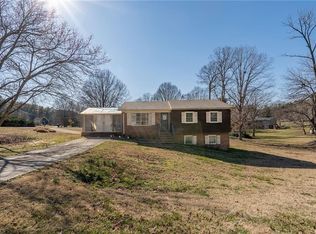 955 W Dalton Rd, King, NC 27021