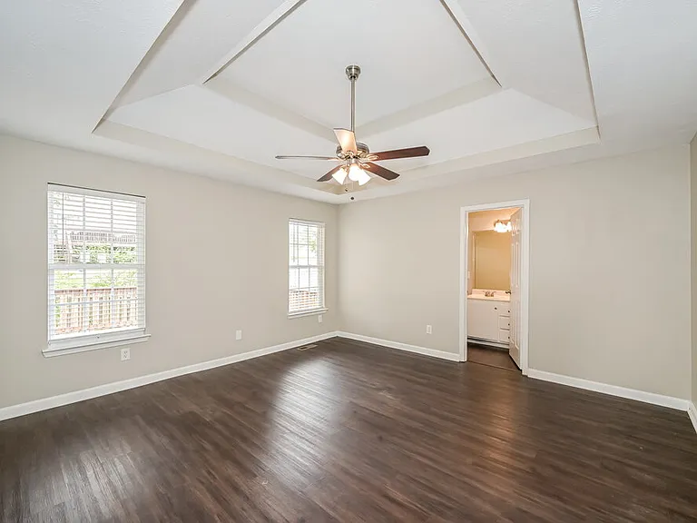 604 Parrish Pl — Photo 9