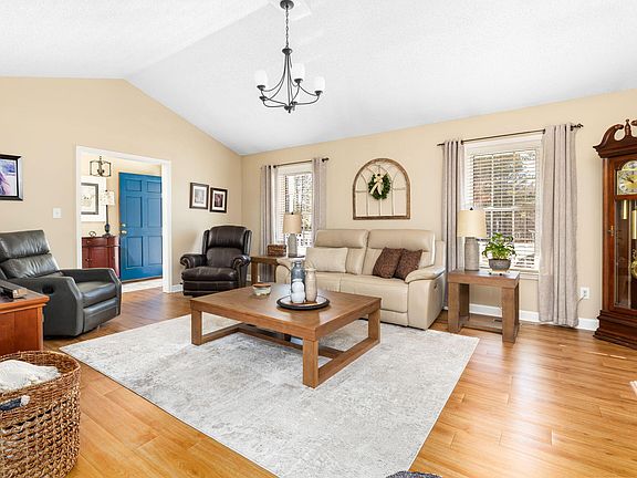 4th image of 1157 Franklin Ln