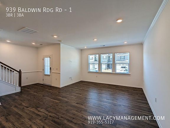 3rd image of 939 Baldwin Ridge Rd #1
