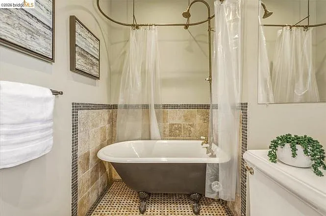 1631 La Vereda Rd #1 — Photo 9