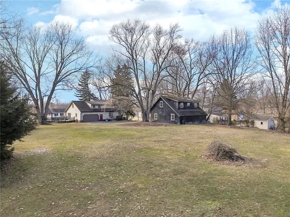 989 Cleland Mill Rd, New Castle, PA 16102