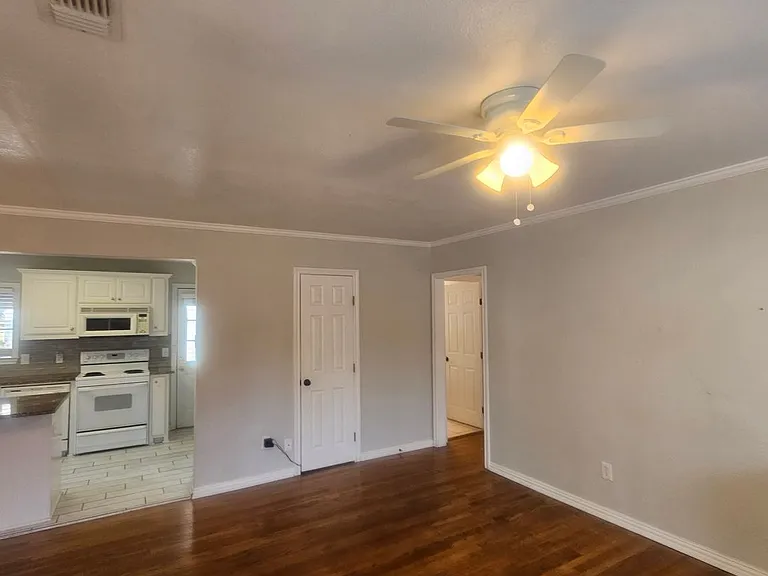 307 N Bradley St — Photo 3