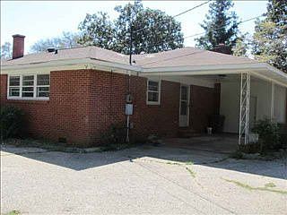 3rd image of 309 Barefoot St