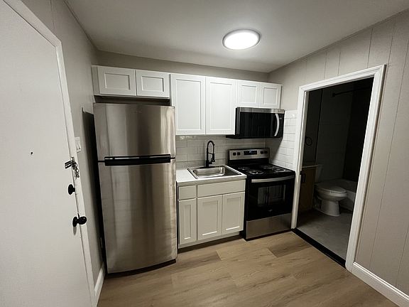 2nd image of 318 Columbia Ave #319A