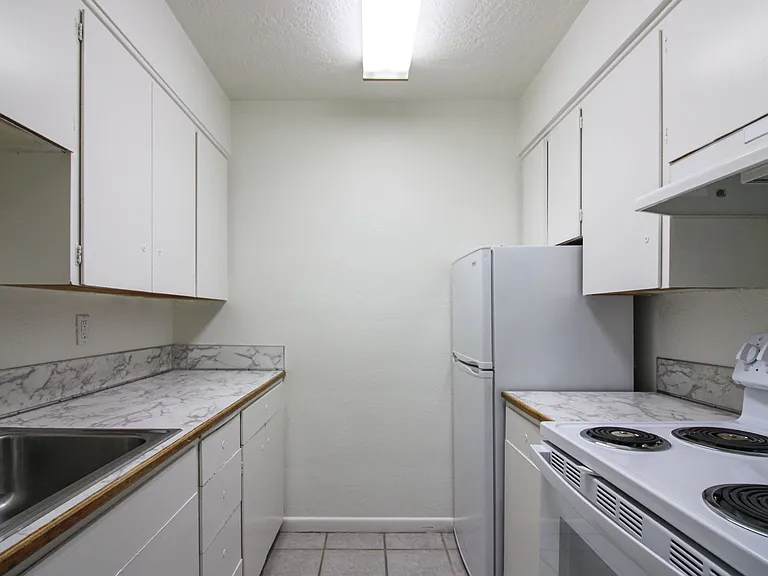 1136 Fairmount Ave S — Photo 10