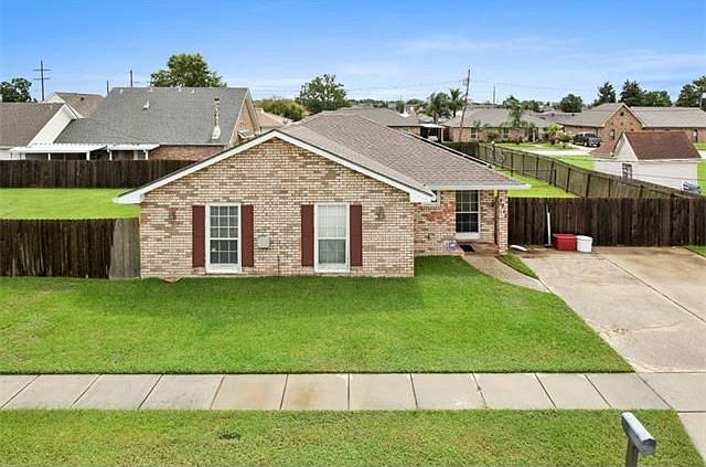 1st image of 3813 Pecan Dr