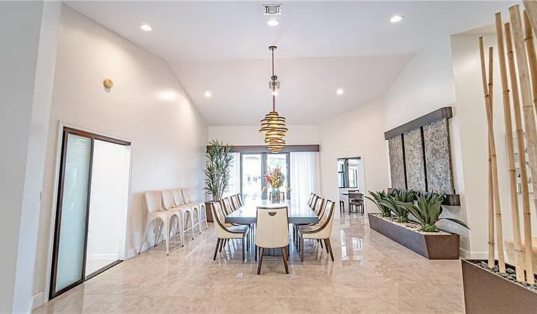 50 Bay Colony Dr — Photo 6