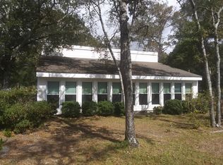 408 W Oak Island Dr, Oak Island, NC 28465