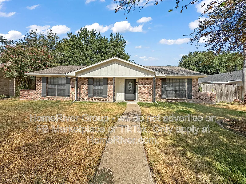 3 bed, 2.0 bath, 1661 sqft, $2,495 — Photo 1