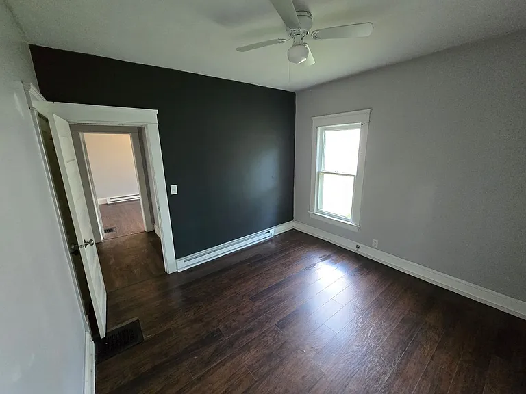 10117 Somerset Ave — Photo 8