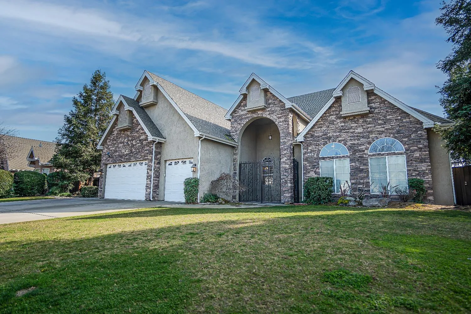 2506 Swift Ave photo 1