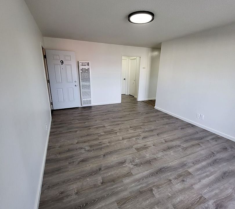 1st image of 2006 23rd St #83