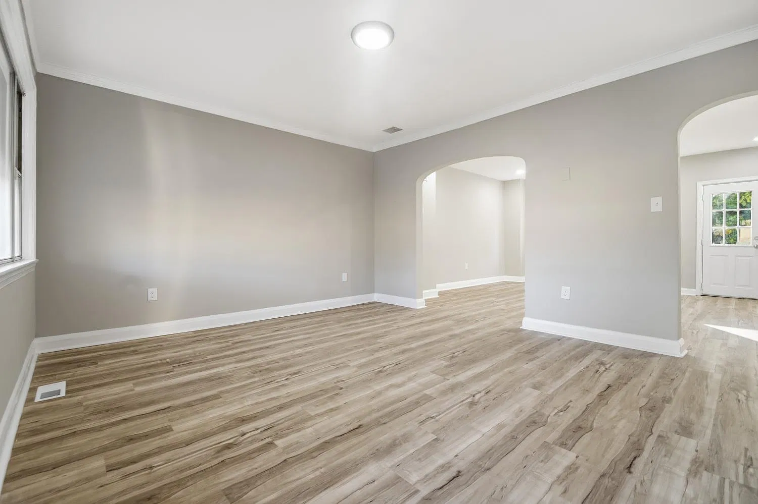 4 bed, $2,095 — Photo 3