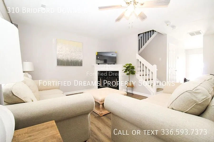 Furnished 2BR, 2.5BA Condo in Greensboro — Photo 2