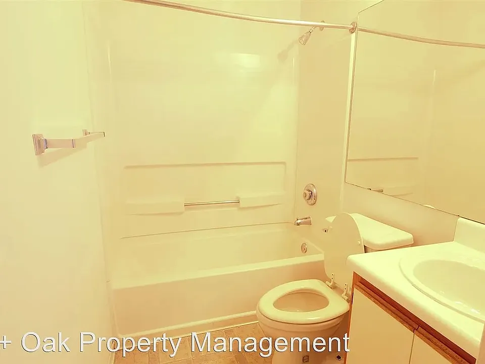 1431 Collegiate Cir #204
