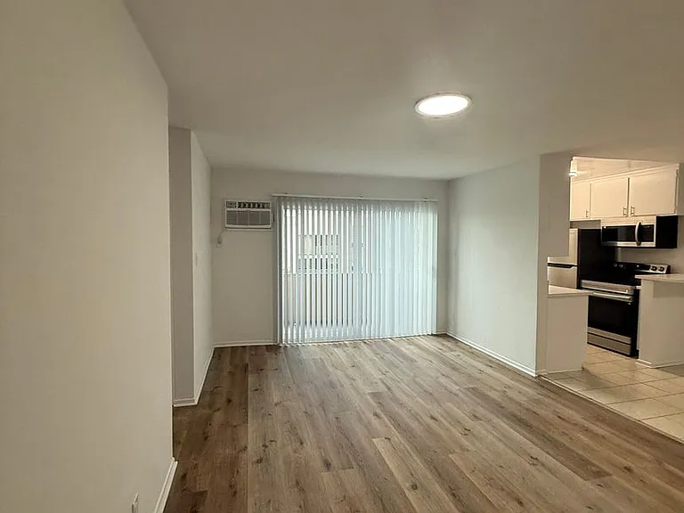 1179 Crenshaw Blvd — Photo 11