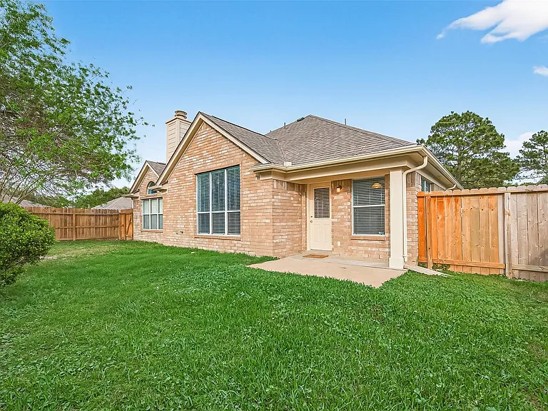 3135 Silver Cedar Trl — Photo 40