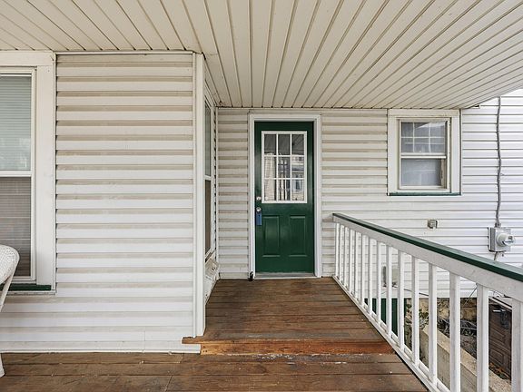 2nd image of 2458 Deming Ave #2458