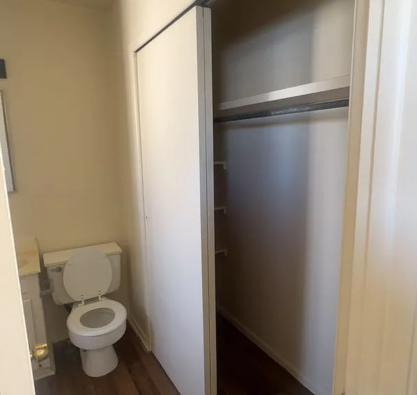 1404 Wyoming Ave — Photo 4