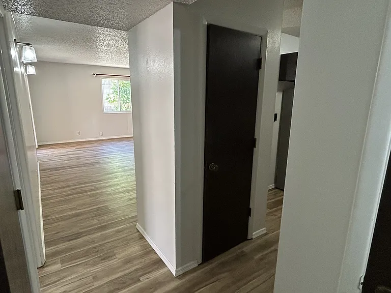 604 Mountain View Ave NE — Photo 12