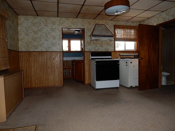 4th image of 698 E Lackawanna Ave