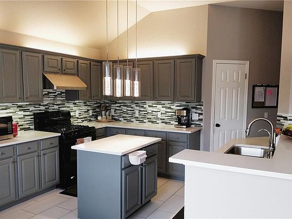 4th image of 8116 Manx Dr