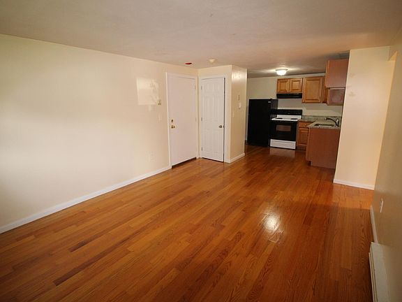 4th image of 13 Charleston Ave APT 31
