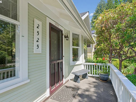 3rd image of 2525 NE 50th Ave