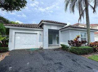 5593 NW 102nd Pl, Doral, FL 33178