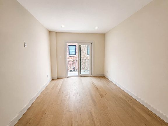 3rd image of 1117 Church Ave APT 2