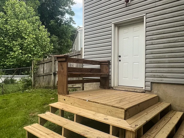 4901 Woodsend Rd — Photo 3