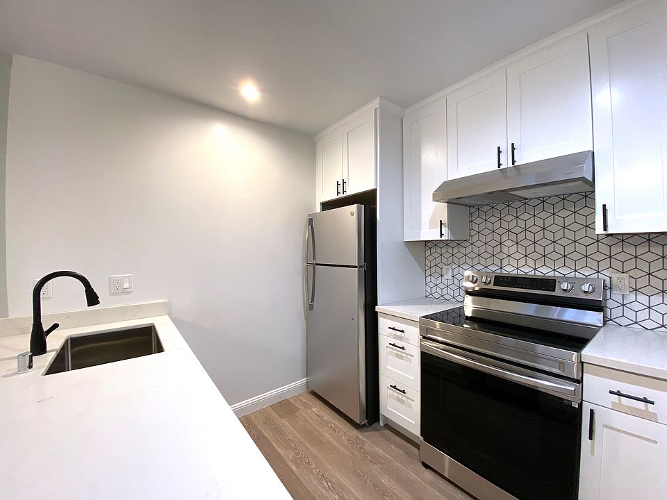 1st image of 155 Bartlett St #16