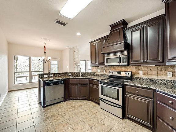 3rd image of 316 Creekwood Ct