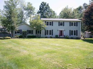 18 Gloucester St, Clifton Park, NY 12065