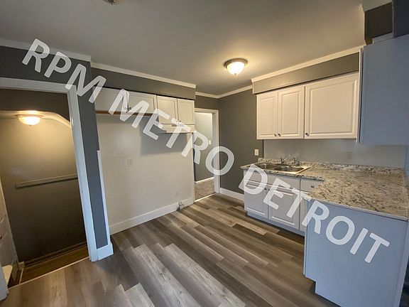 5th image of 15481 Fenton Ave