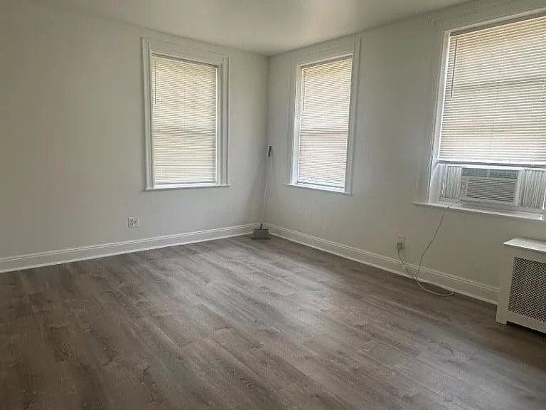 818 Summit Ave #3 — Photo 4